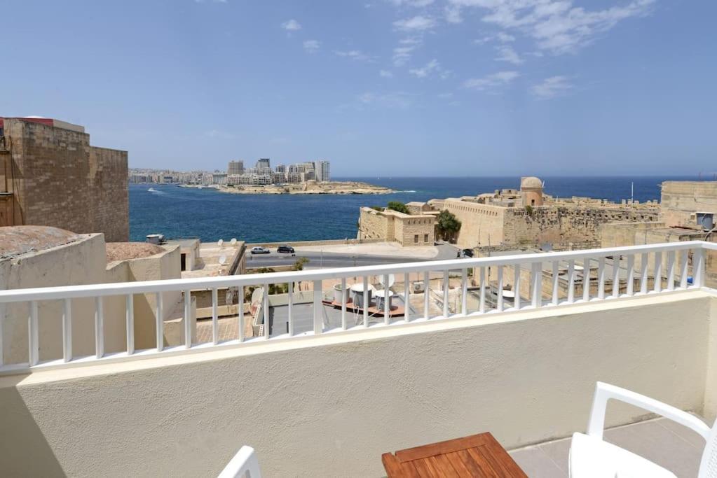 Vallettastay - Harbor View Gem- Sea View 1 Bed Apt Exterior photo